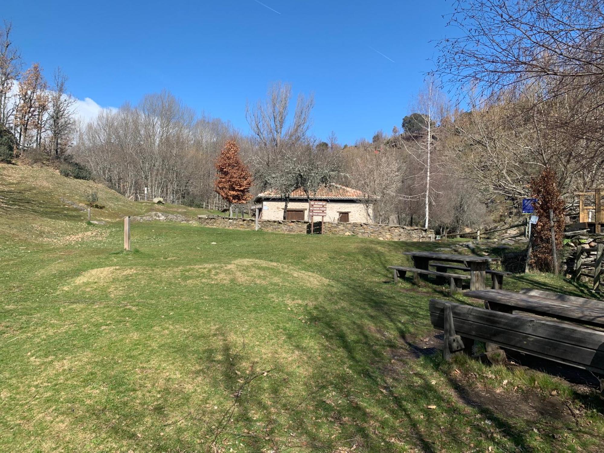 Villa El Tinao De La Hiruela Esterno foto